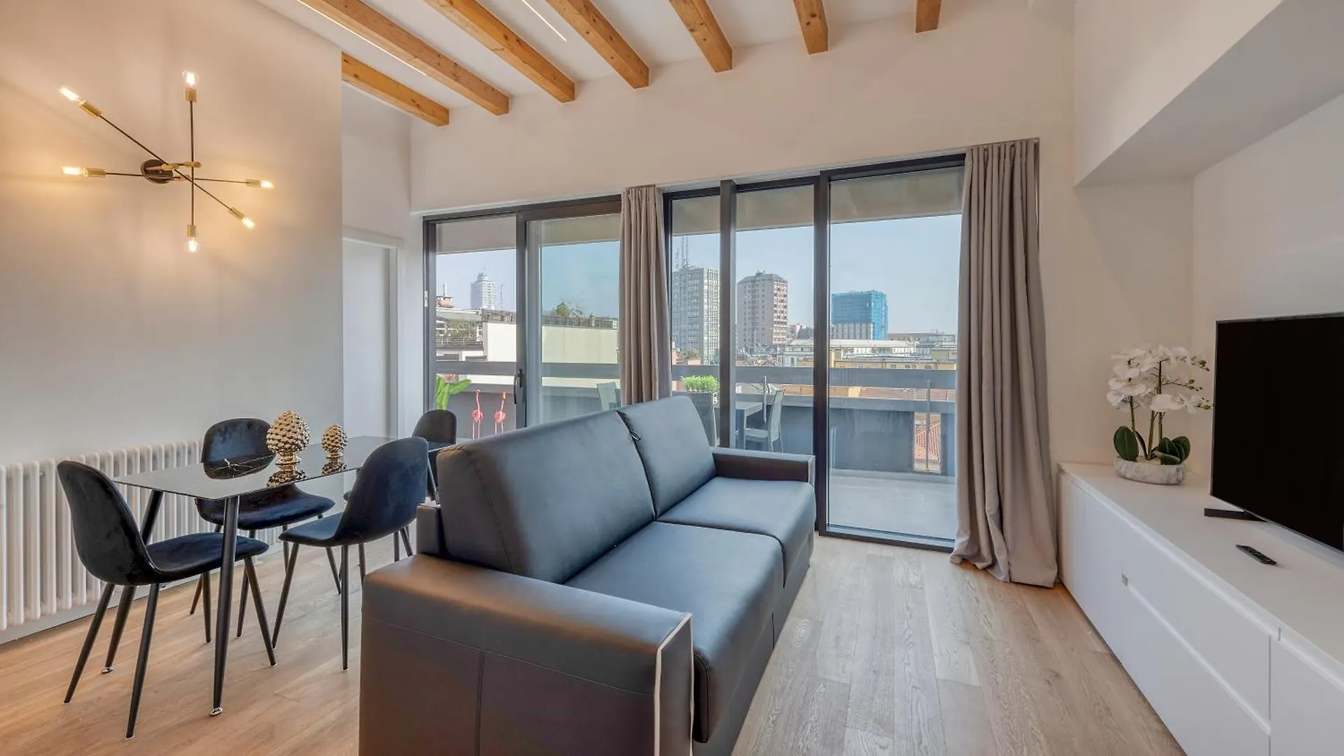 Milan Royal Suites Centro Moscova contacts