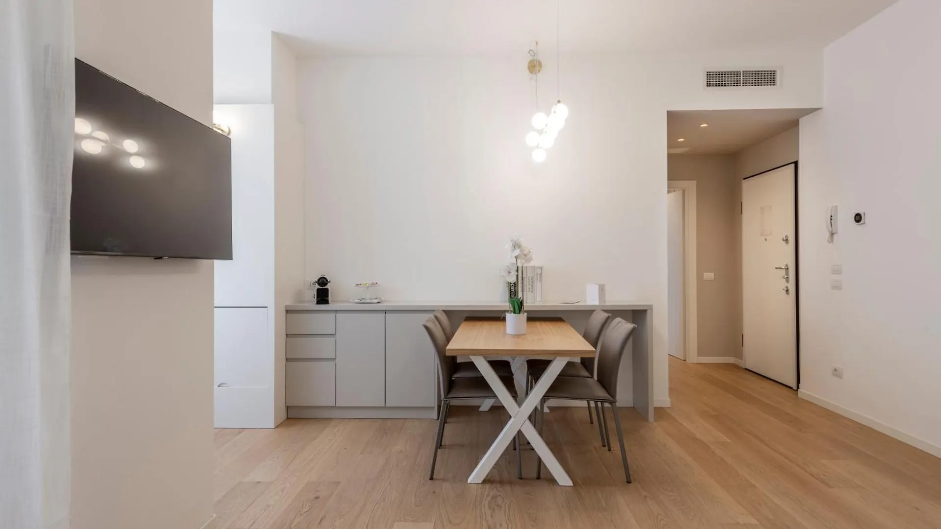 Apartment Milan Royal Suites Centro Moscova Italy