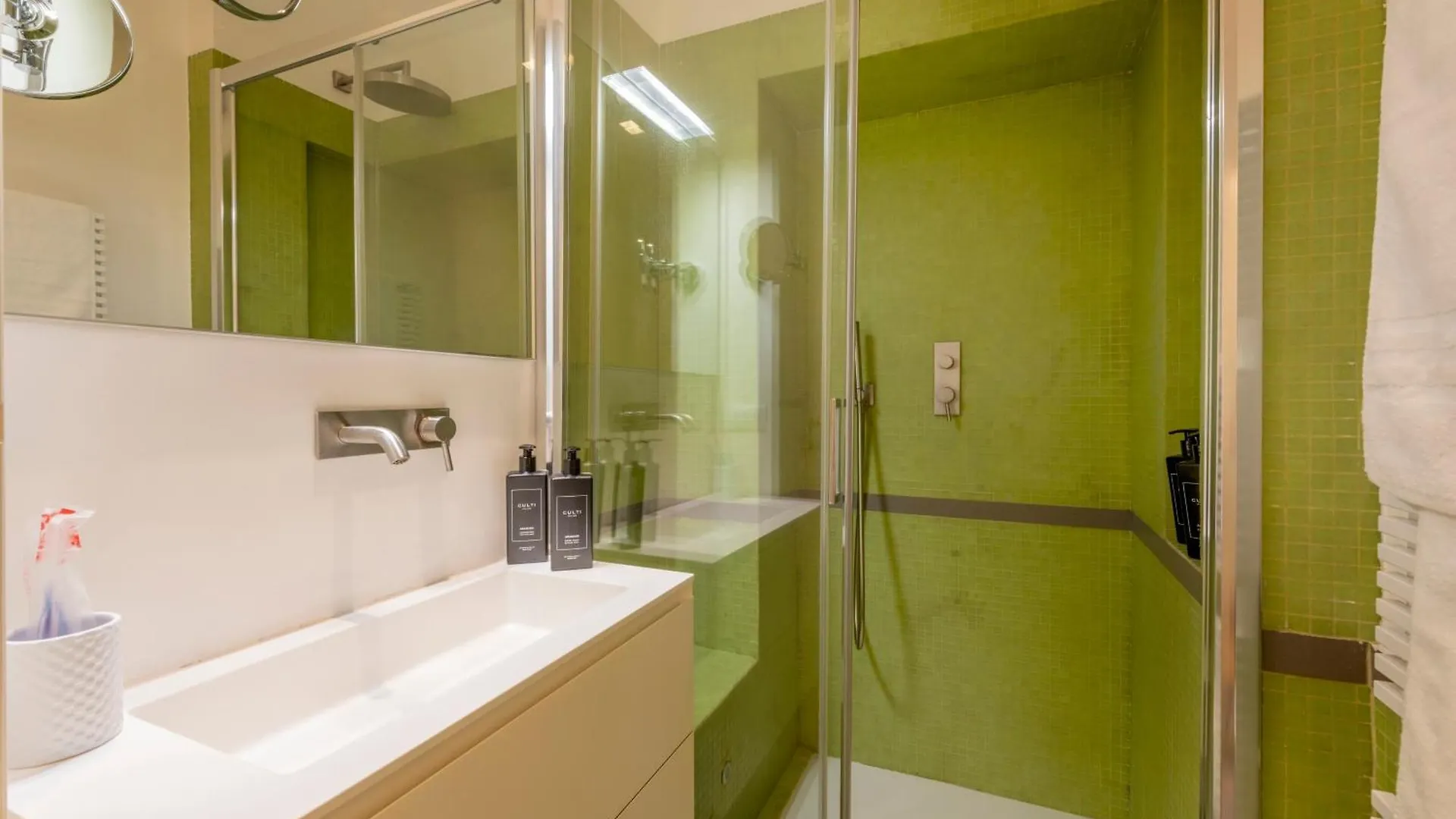 Milan Royal Suites Centro Moscova 0*,  Italy