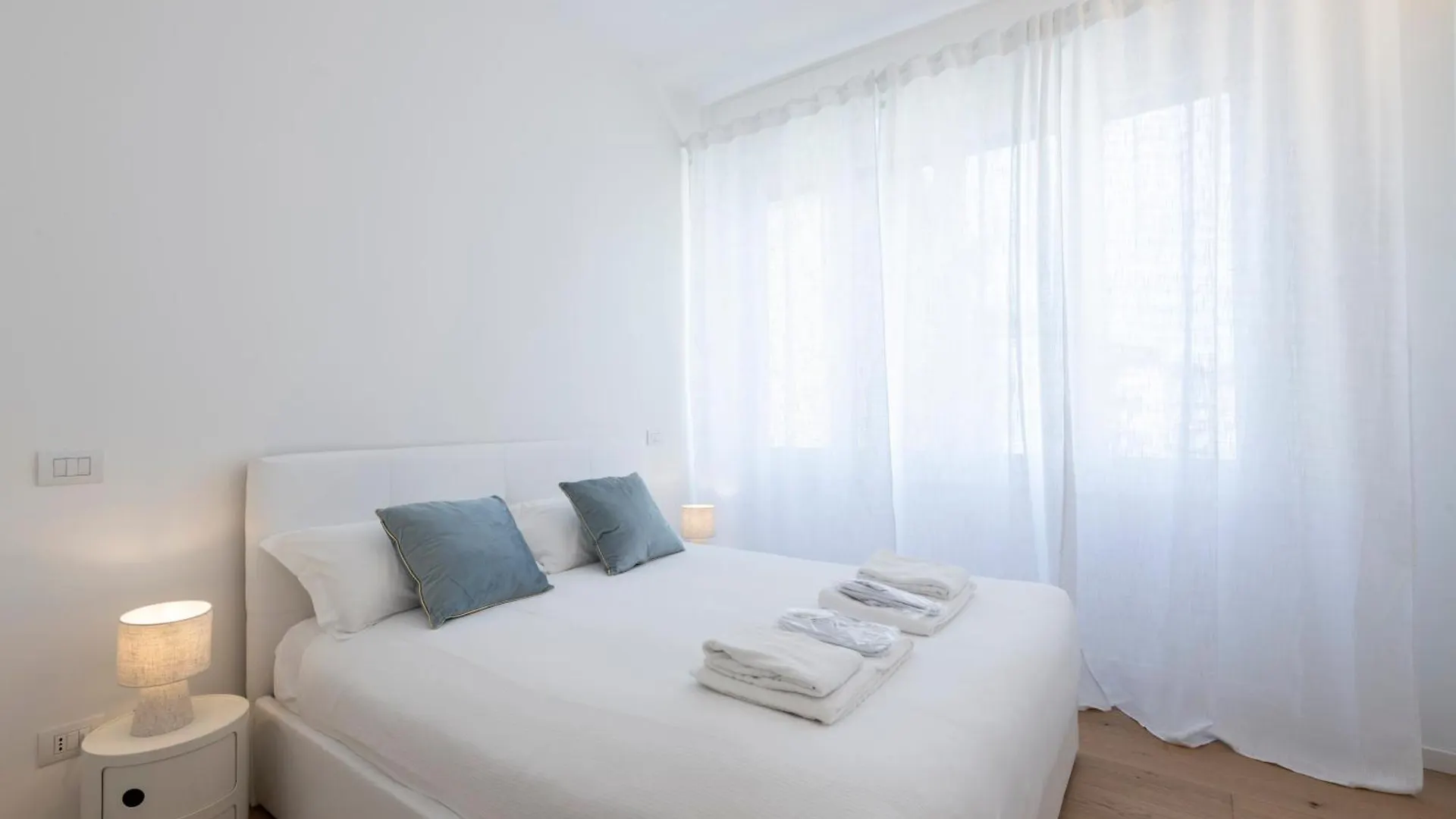 Milan Royal Suites Centro Moscova 0*,  Italy