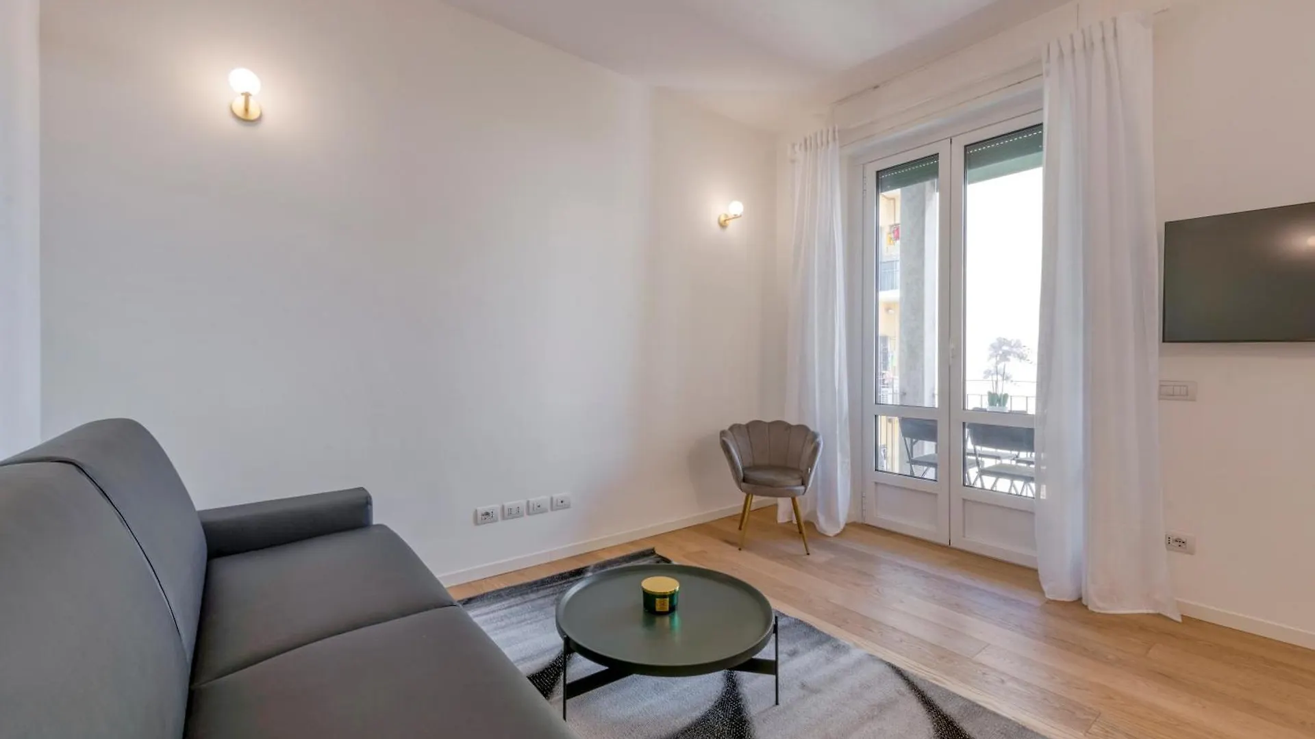Milan Royal Suites Centro Moscova 0*,  Italy