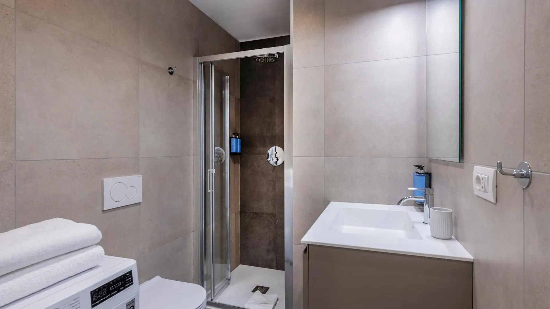 Apartment Milan Royal Suites Centro Moscova Italy