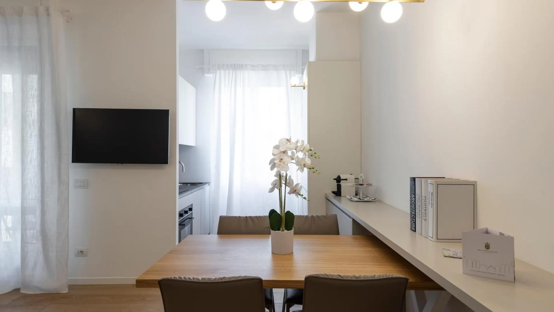 Milan Royal Suites Centro Moscova 0*,